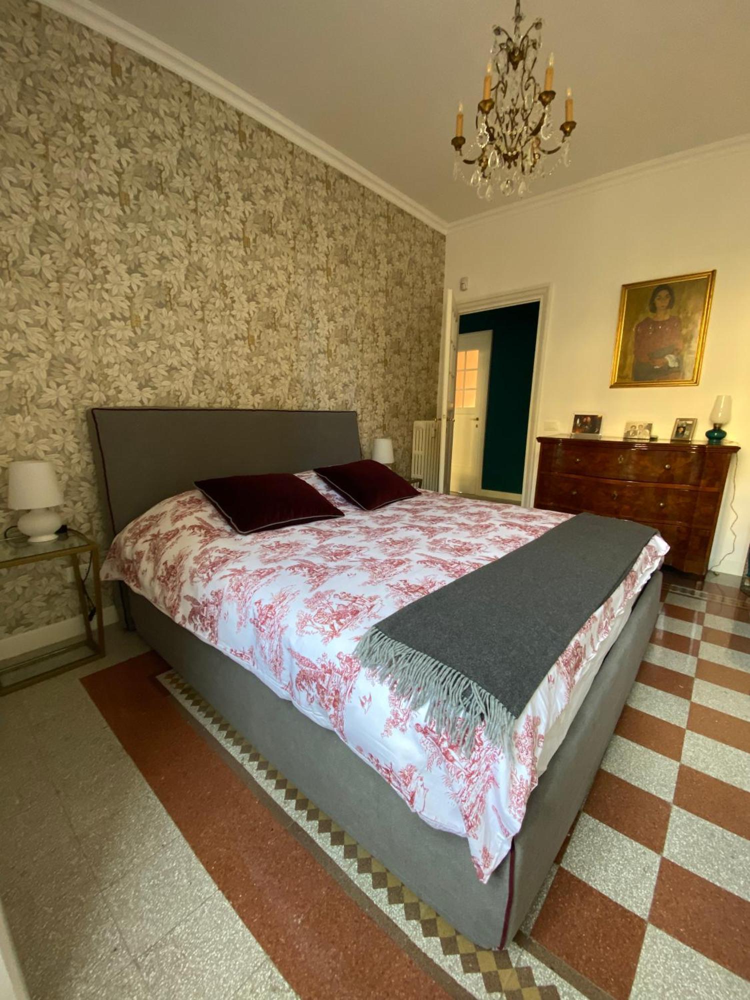 Timeless Elegance Near Vatican Rom